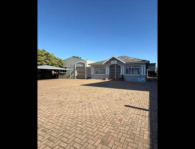 BUSINESS FOR SALE IN NEWTON PARK